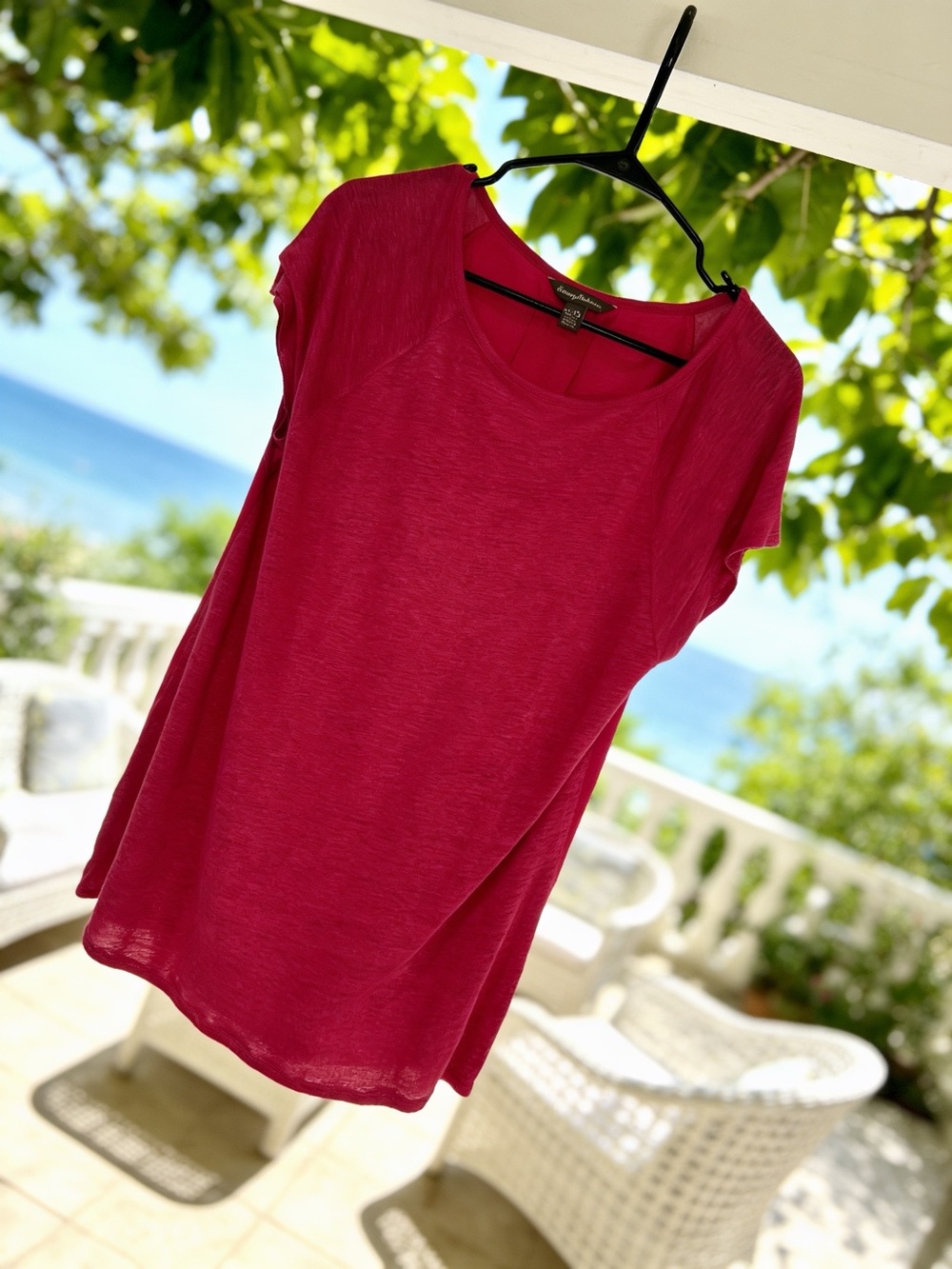 Tommy Bahama Fuchsia %100 Linen Raglan Style T-Shirt